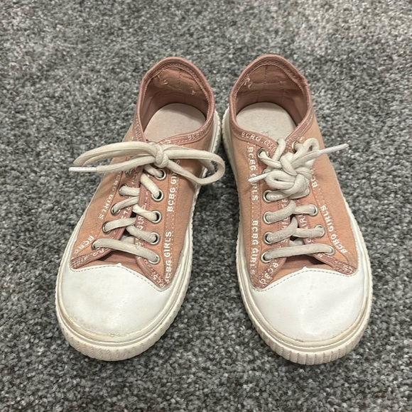 BCBG cloth girls sneaker - Picture 1 of 4